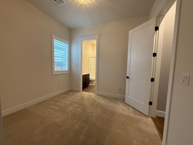 Building Photo - Beautiful single story Toll Brothers Home in The Prestiges Stonebrook Community