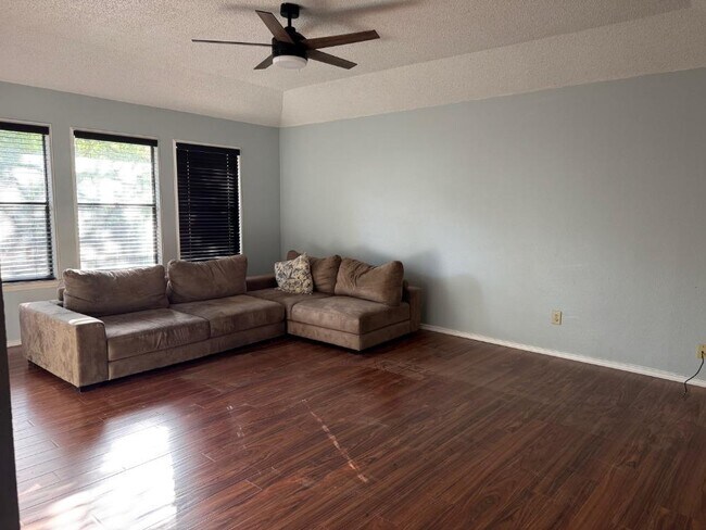 Building Photo - 12304 Boneta Cove