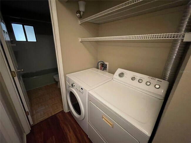 Building Photo - 326 San Rafael St