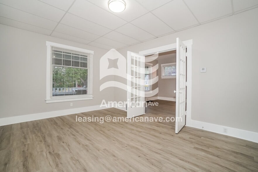 Building Photo - 1216 Dueber Ave SW