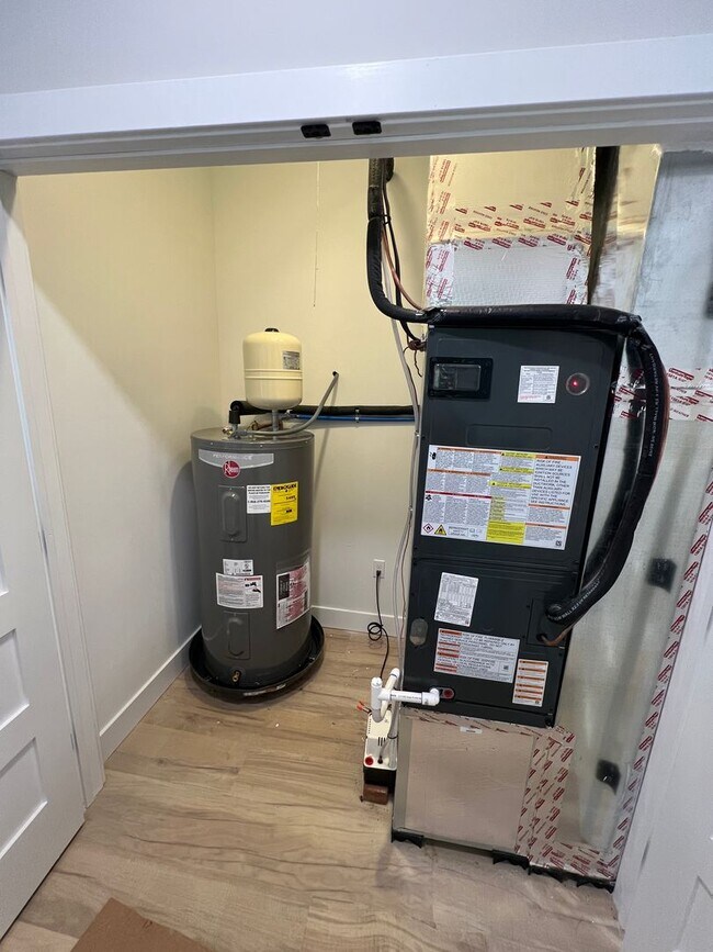 Building Photo - 2232 S 11th St