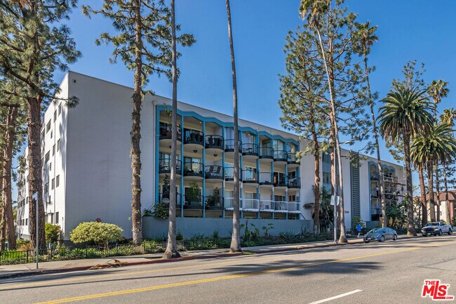 Primary Photo - 7560 Hollywood Blvd