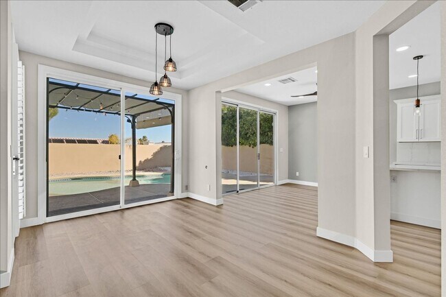 Building Photo - Summerlin House close to Red Rock Casino.