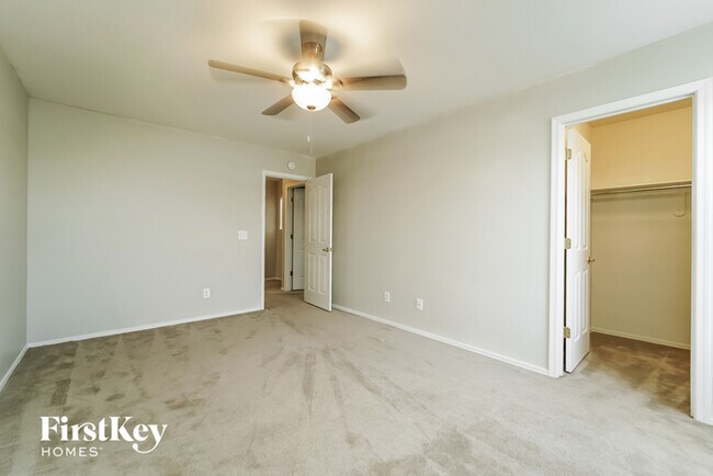 Building Photo - 5895 E Hackle Ln