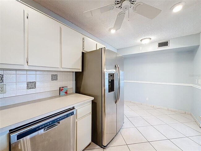 Building Photo - 826 Sky Pine Way