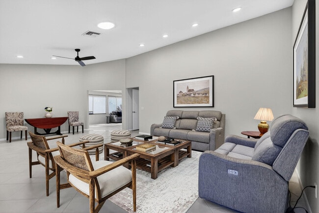 Building Photo - 870 NW 32nd Ave