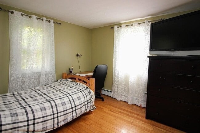 Building Photo - 17 Janet Cir