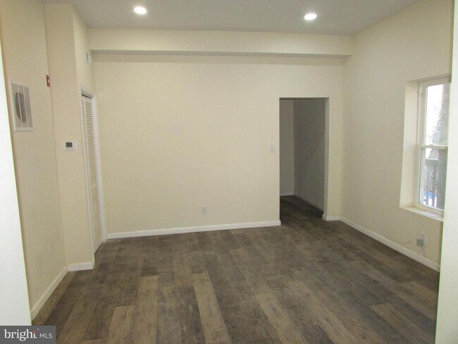 Building Photo - 20 Pine St