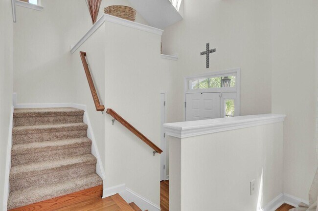 Building Photo - 1428 Bloomingdale Ln