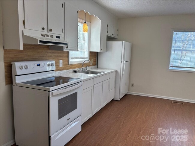 Building Photo - 828 Spruce St