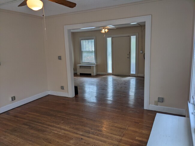 Building Photo - 1300 Rockhurst Rd