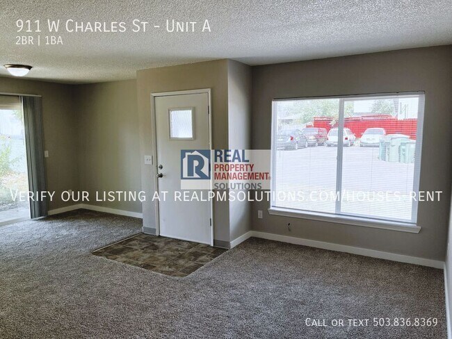 Building Photo - 911 Charles St