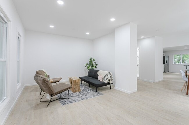 Living Room - 270 Benton St