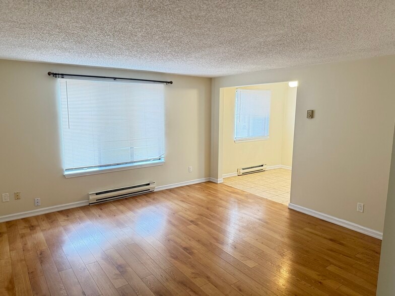 Living room - 39 Lemon Tree Ct