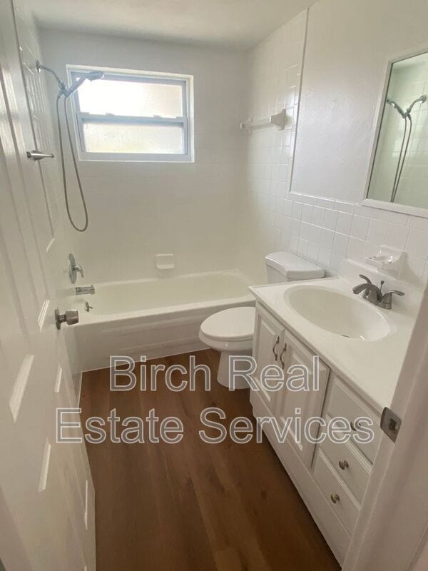 Building Photo - 4813 Elmwood St