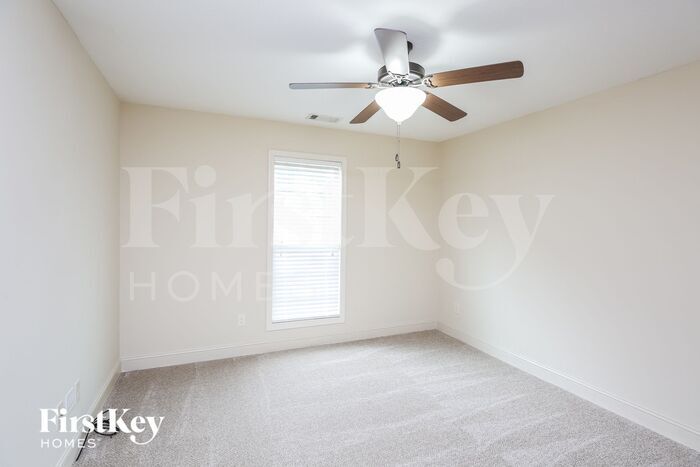 Building Photo - 603 Embassy Walk