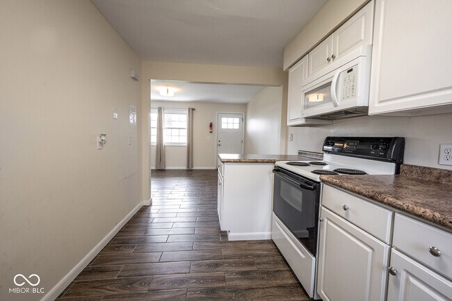 Building Photo - 140 Maple Park Dr