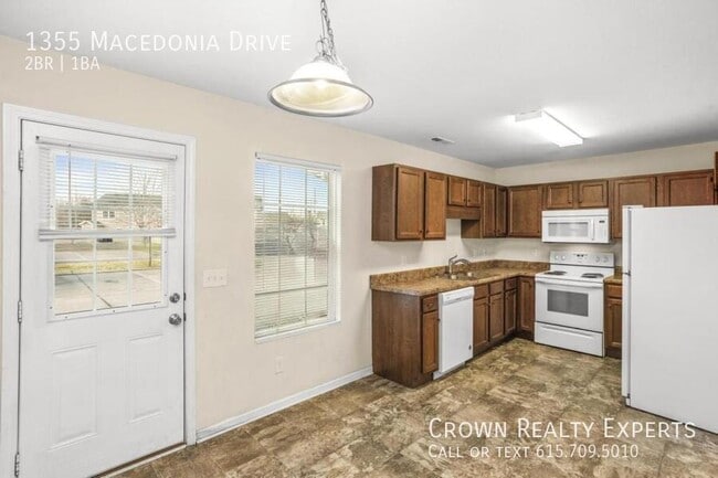 Building Photo - 1355 Macedonia Dr