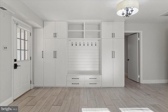 Building Photo - 7114 Xavier Ct