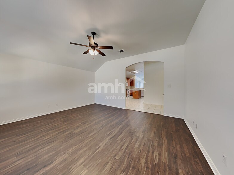Building Photo - 5332 Sioux Creek Ln