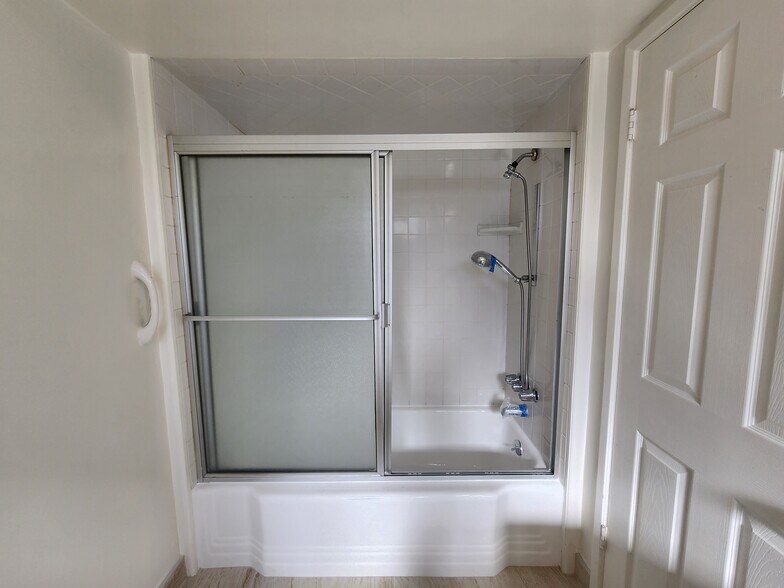 Building Photo - 10447 Cantara St