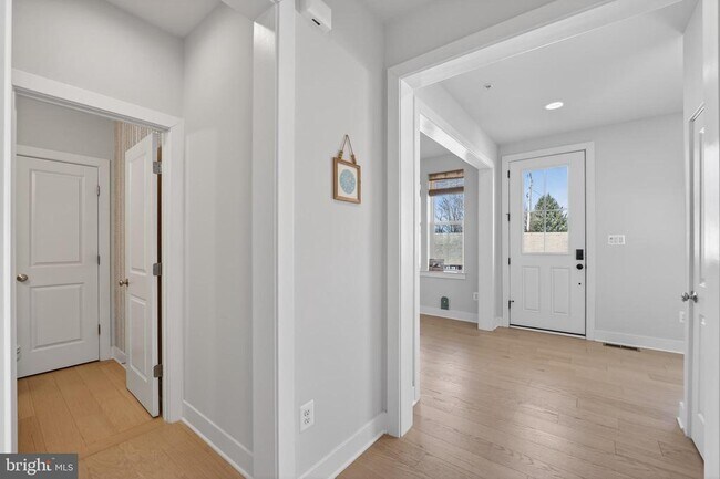 Building Photo - 22129 Clarksburg Rd