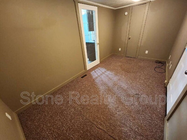 Building Photo - 706 N Erie St