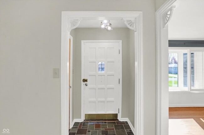 Building Photo - 1240 N Irvington Ave