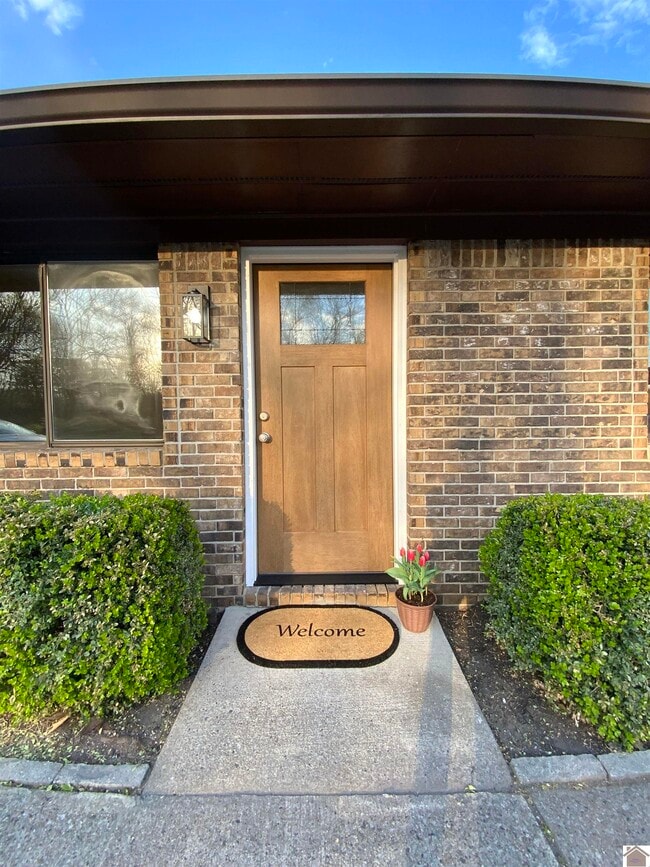 Building Photo - 200 N 31st St