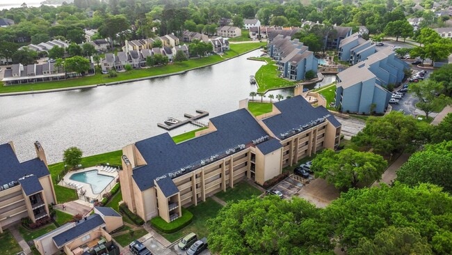 Building Photo - 12600 Melville Dr