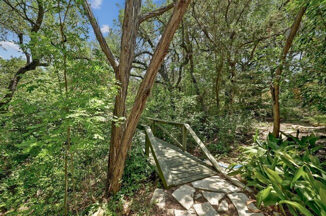 Building Photo - 12004 Mira Mesa Dr