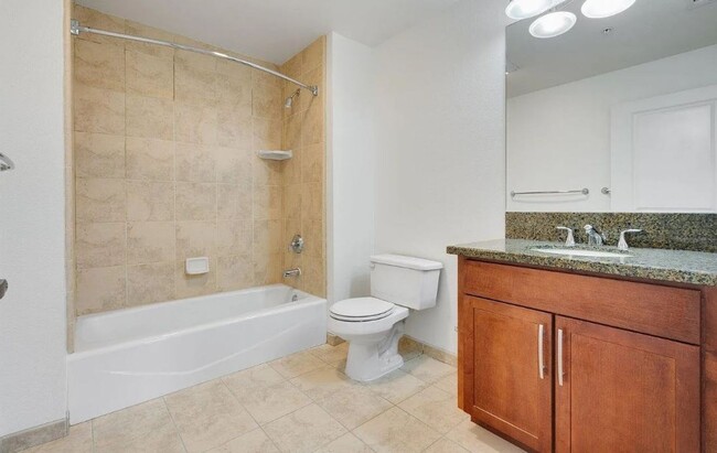 Building Photo - $2795 - Secure 1 Bedroom Condo near Downto...