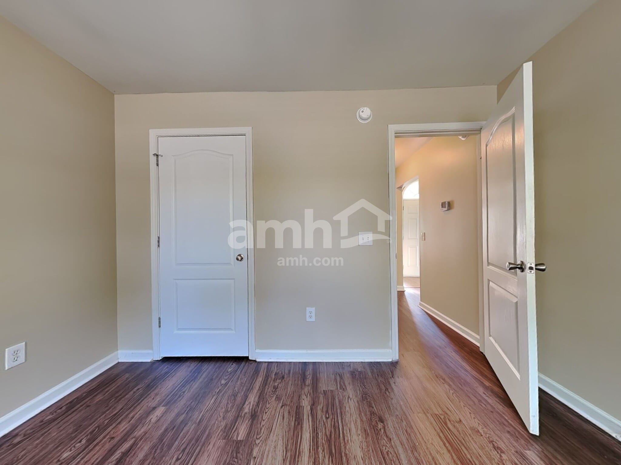 Building Photo - 28 Bostwick Dr