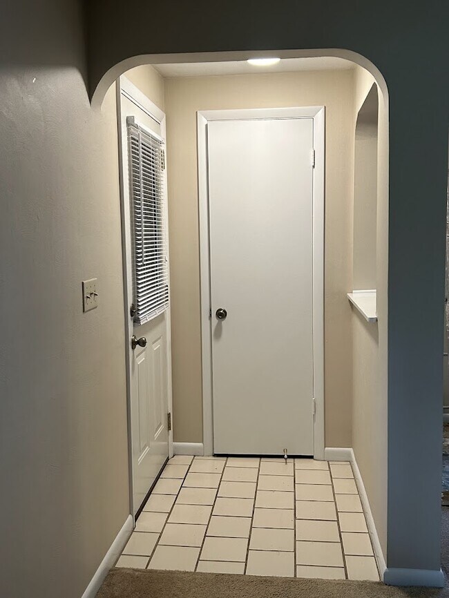 Building Photo - 3738 Green Acre Dr