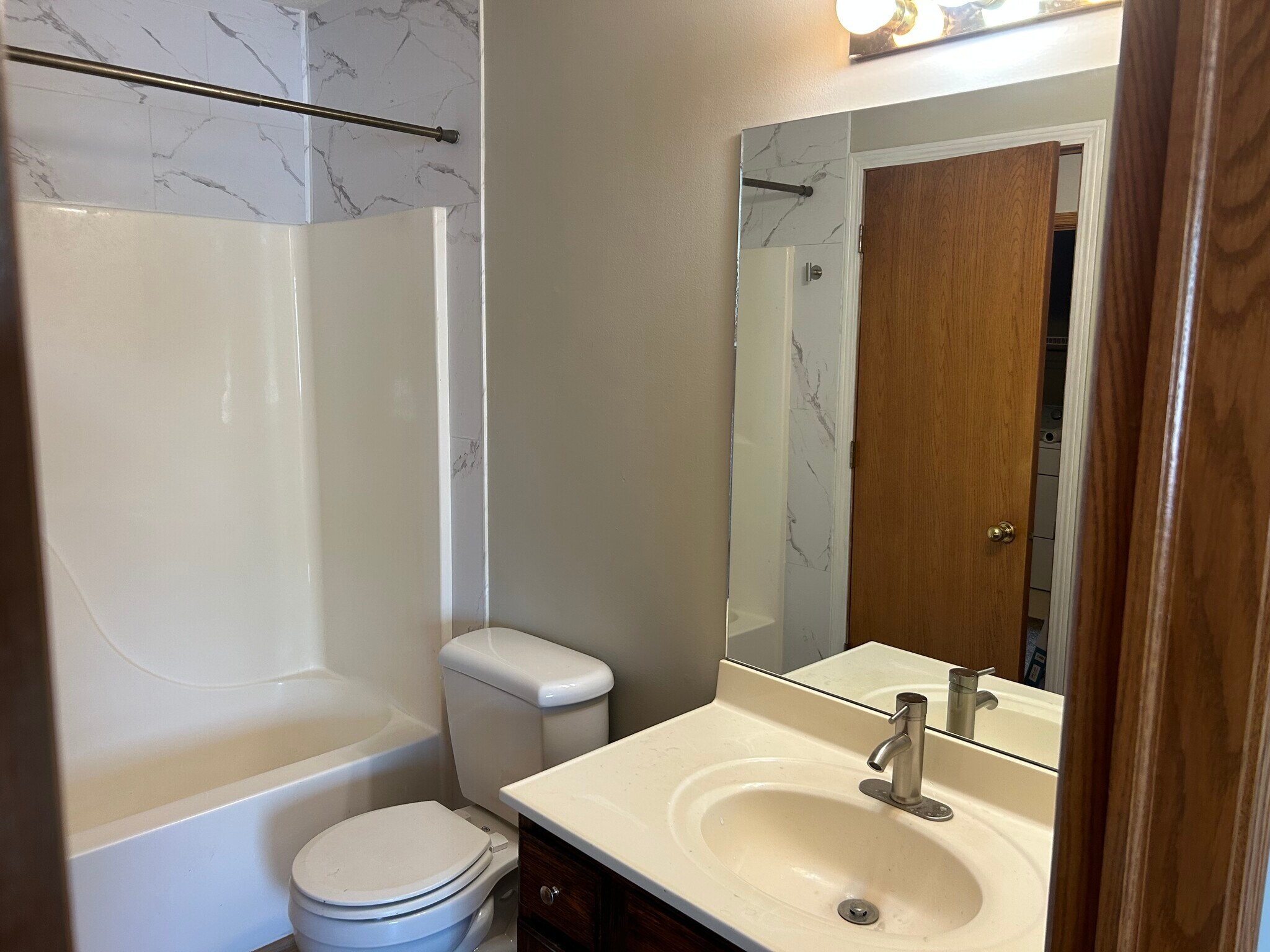 Building Photo - 309 N Cherokee Dr