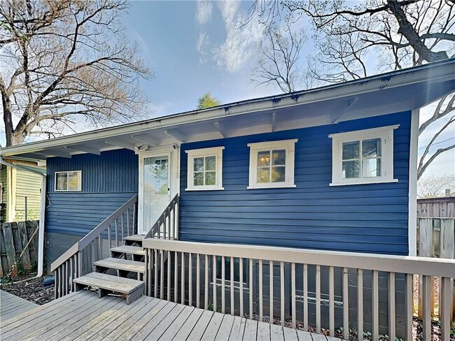 Building Photo - 595 Boulevard SE