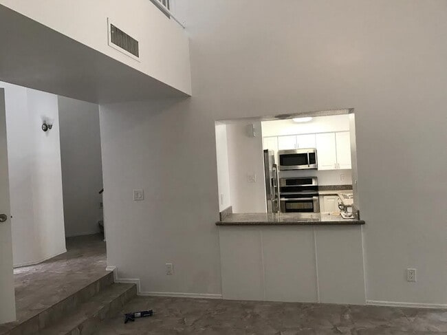 Building Photo - 2 bed 2.5 bath in Tempe
