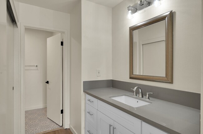 Building Photo - 2579 Caminito Muirfield