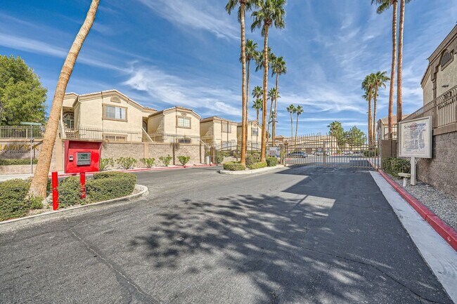 Building Photo - Fully Furnished 2 Bed/2 Bath Condo in Northwest Las Vegas!