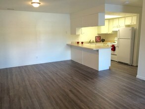 Building Photo - Bentwood Apartments