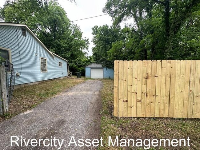Building Photo - Rare Gem Ready For Move In!!!!! Section 8 ...