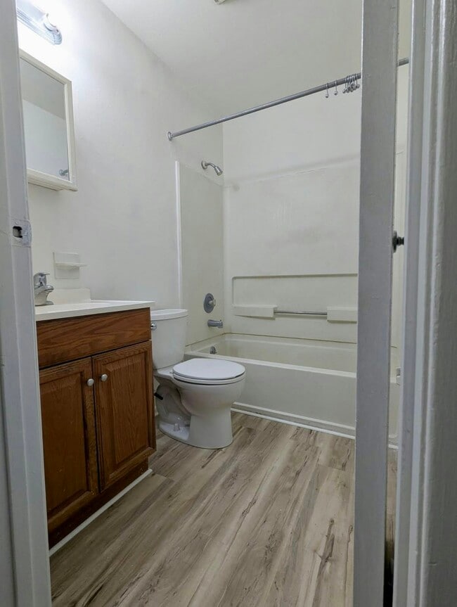 Building Photo - 23 S River St