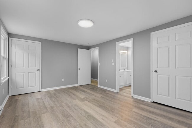 Building Photo - 500 NY-299