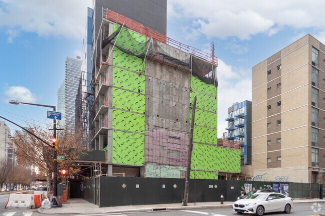 SV 12.2.21 - 27-51 Jackson Ave