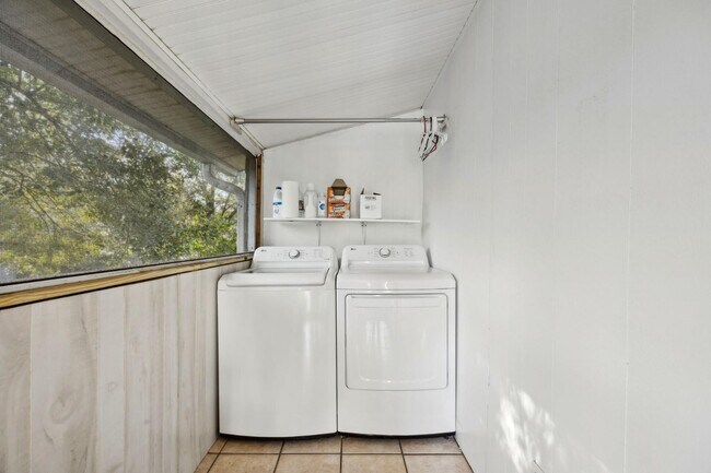 Building Photo - 1338 Wolfe St