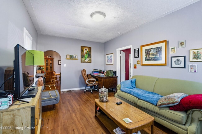 Building Photo - 924 Burton Ave