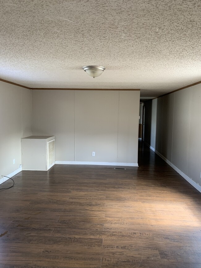 Building Photo - 154 Zackary St