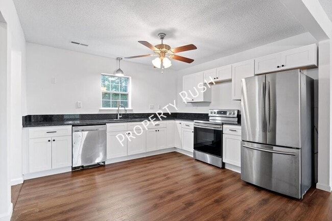 Building Photo - 3404 Frawley St