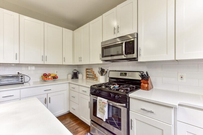 Building Photo - 1343 Kennedy St NW