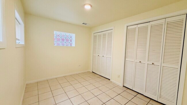 Building Photo - 356 W 31st St